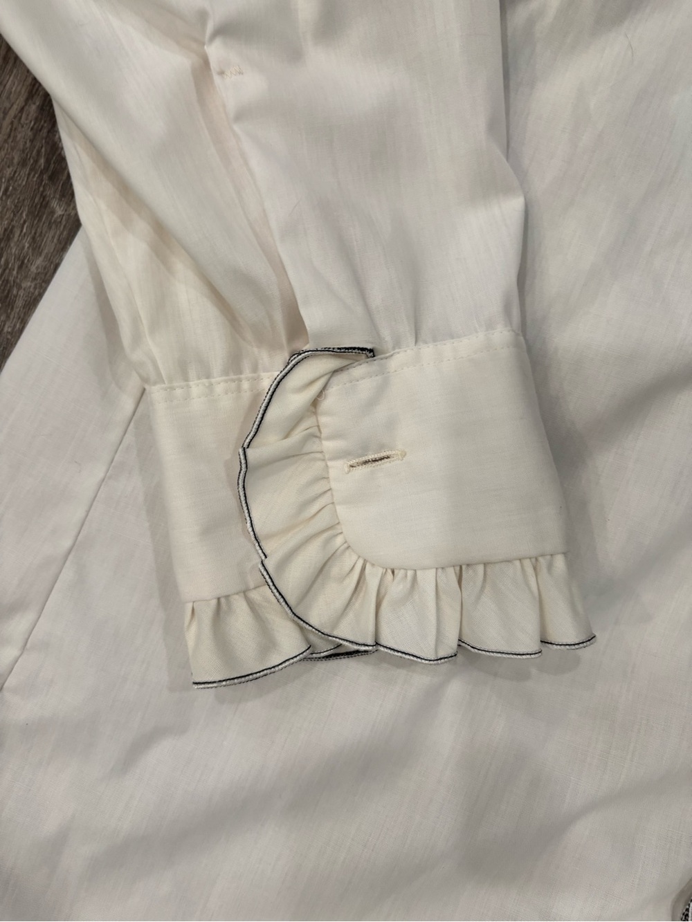 Vintage 70s White Men's Ruffled Front Dress Shirt - Picture 4 of 5